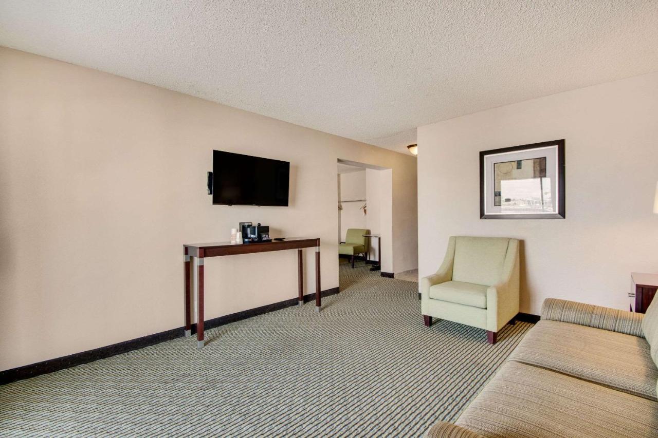 Rodeway Inn & Suites Portland - Jantzen Beach Екстериор снимка
