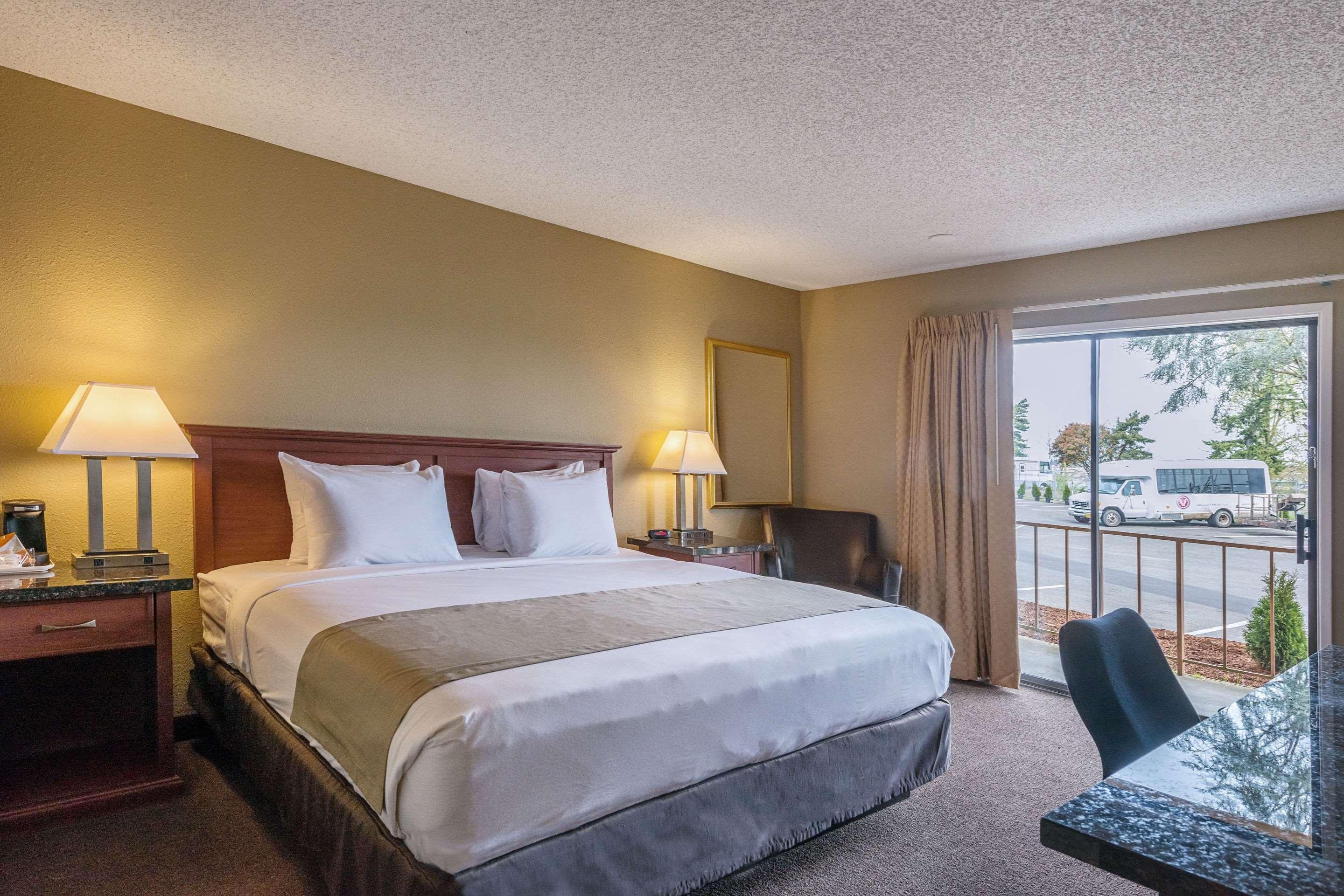 Rodeway Inn & Suites Portland - Jantzen Beach Екстериор снимка