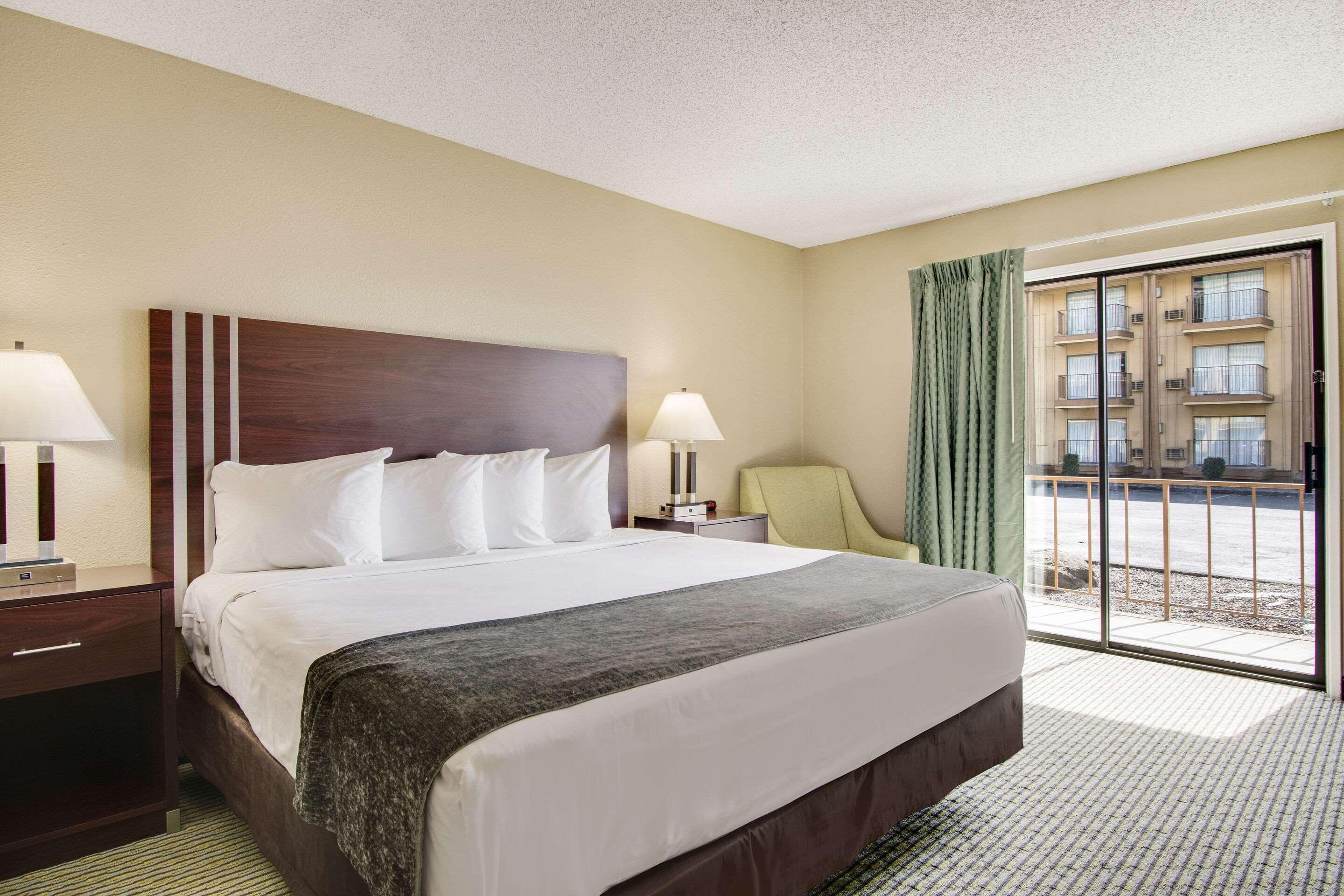 Rodeway Inn & Suites Portland - Jantzen Beach Екстериор снимка