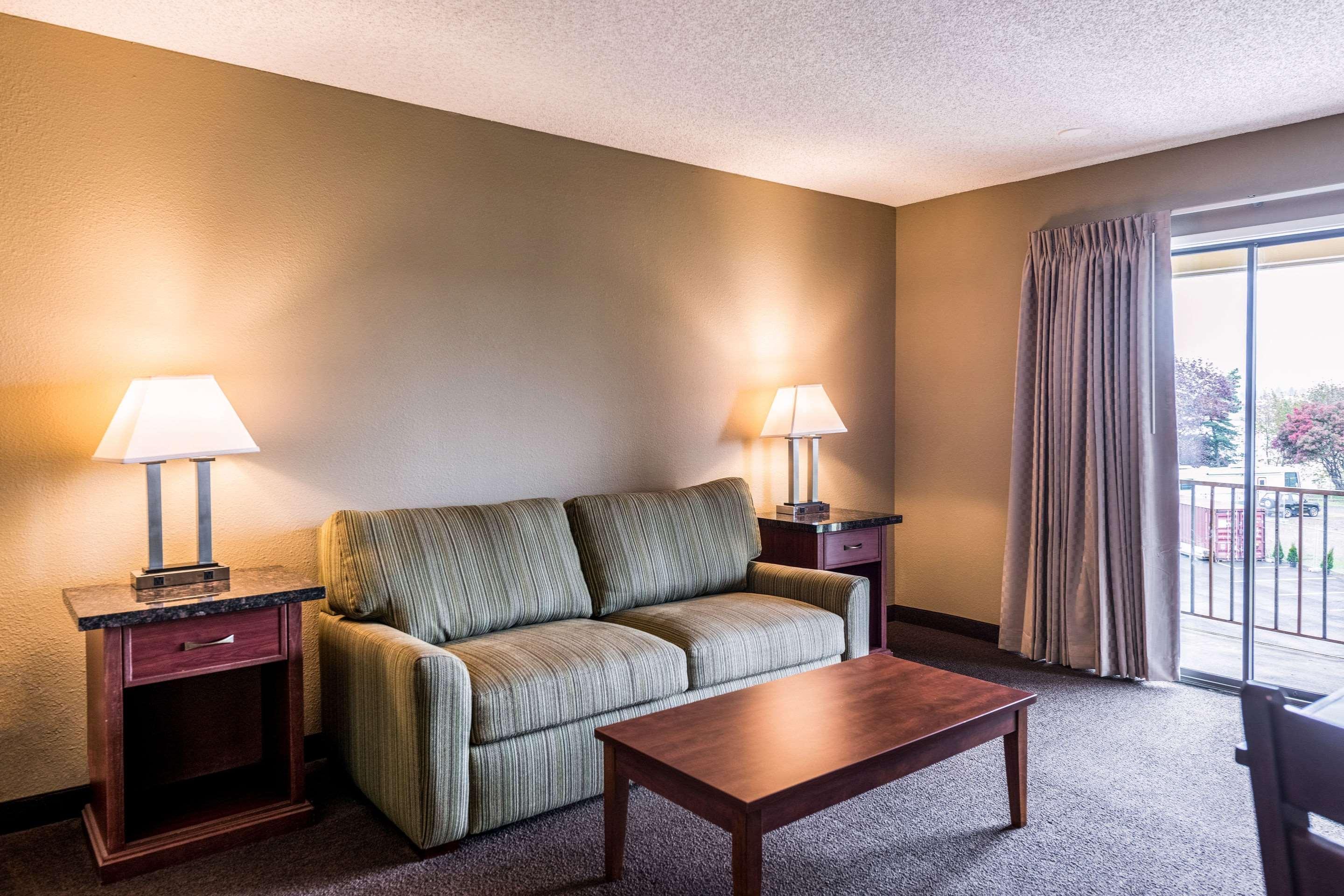Rodeway Inn & Suites Portland - Jantzen Beach Екстериор снимка