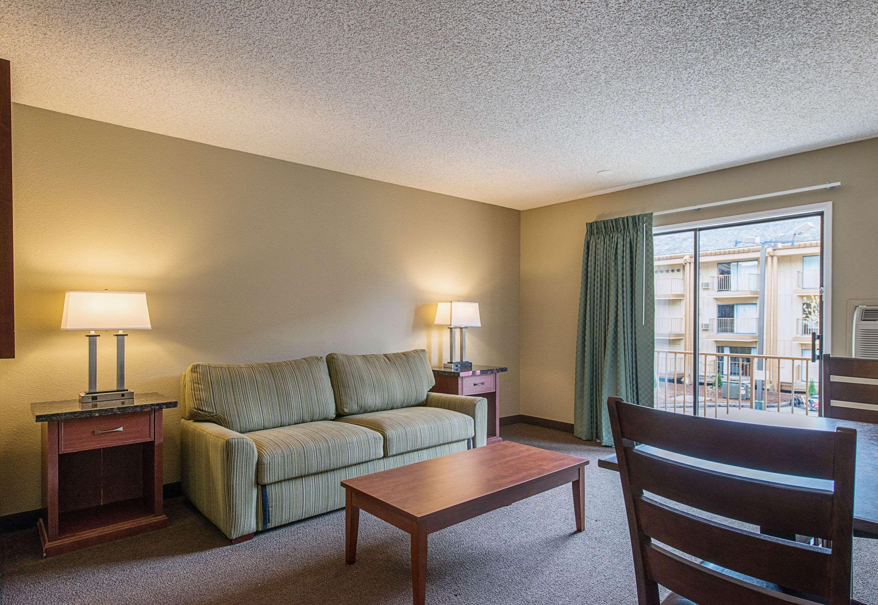Rodeway Inn & Suites Portland - Jantzen Beach Екстериор снимка