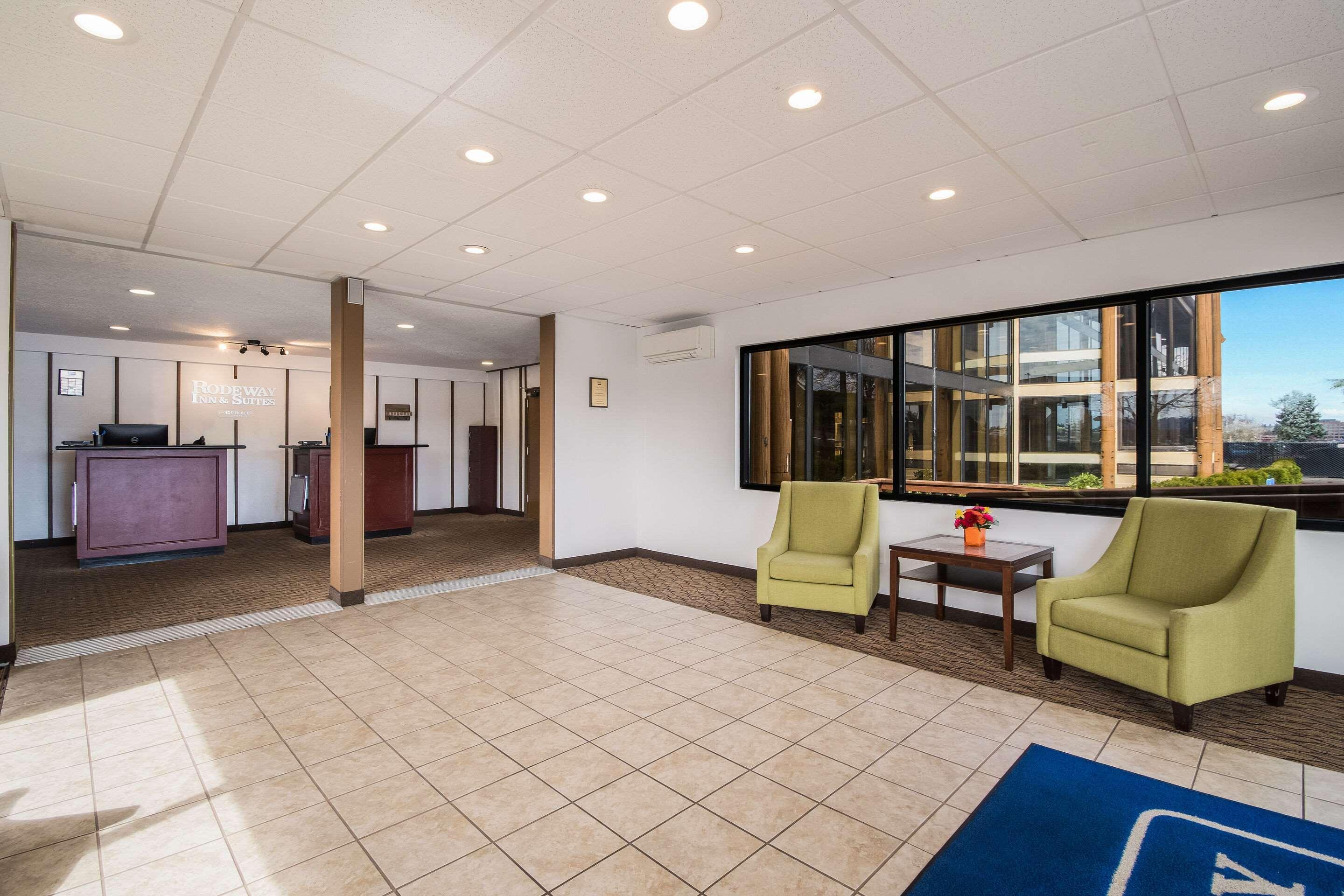 Rodeway Inn & Suites Portland - Jantzen Beach Екстериор снимка