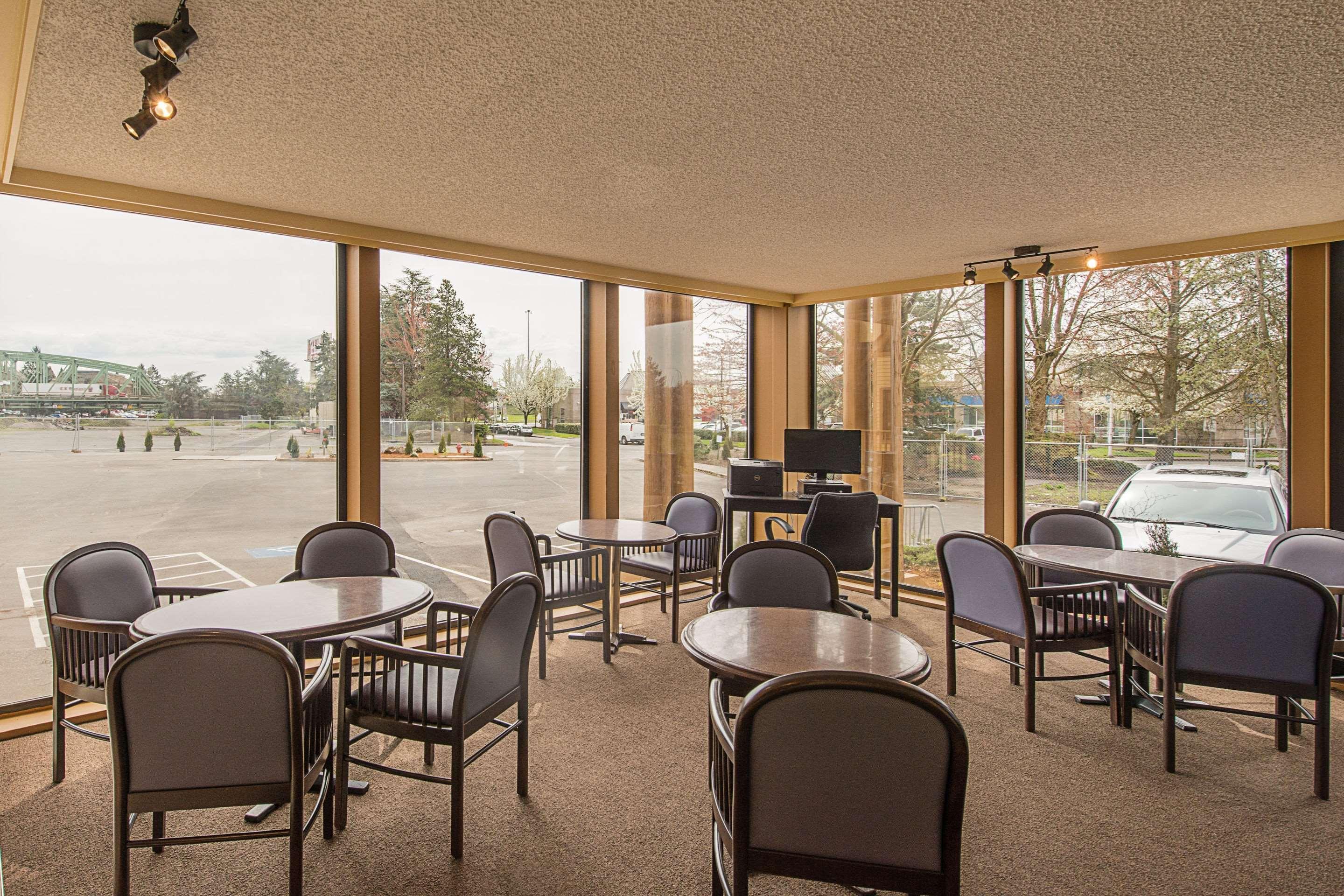 Rodeway Inn & Suites Portland - Jantzen Beach Екстериор снимка