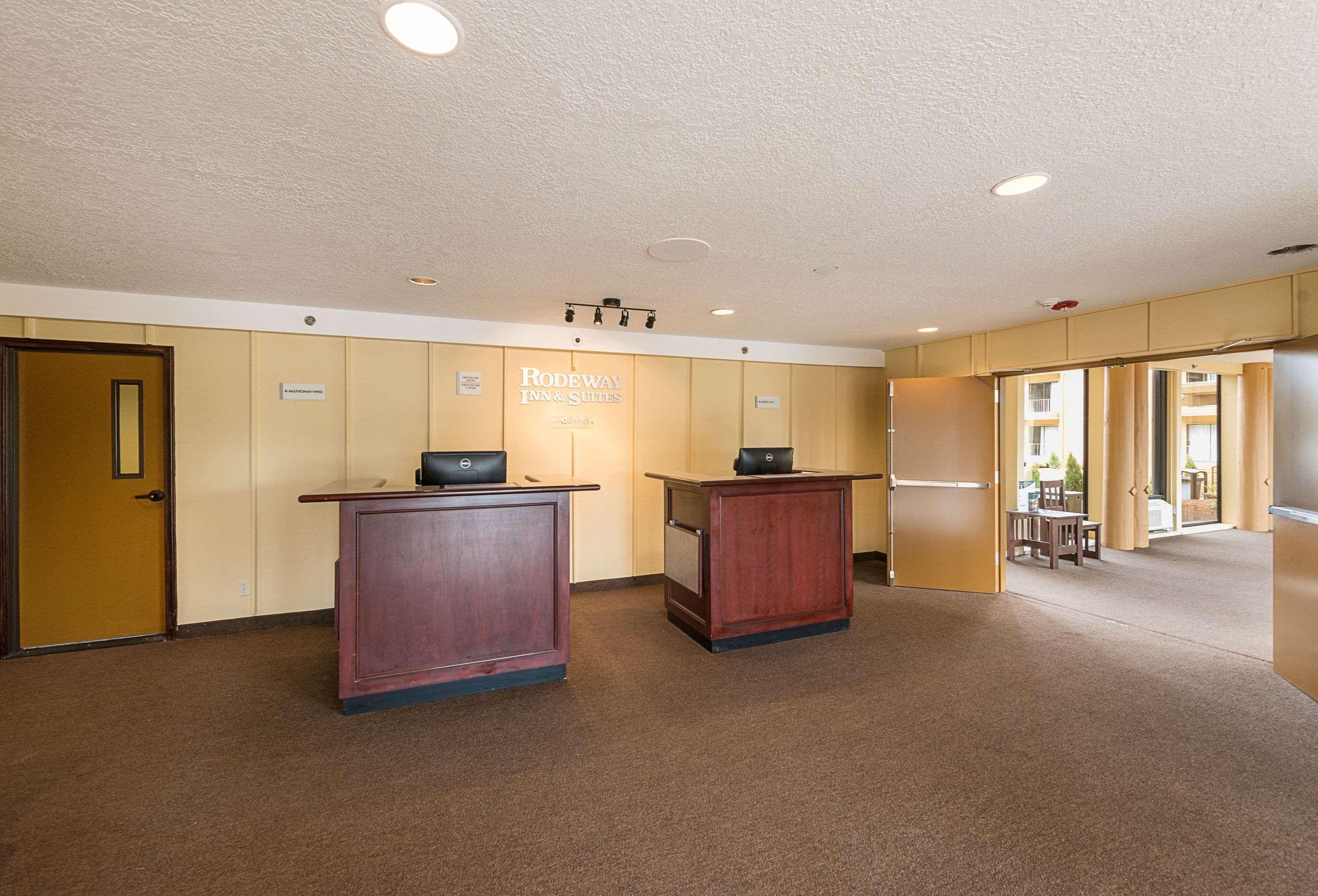 Rodeway Inn & Suites Portland - Jantzen Beach Екстериор снимка
