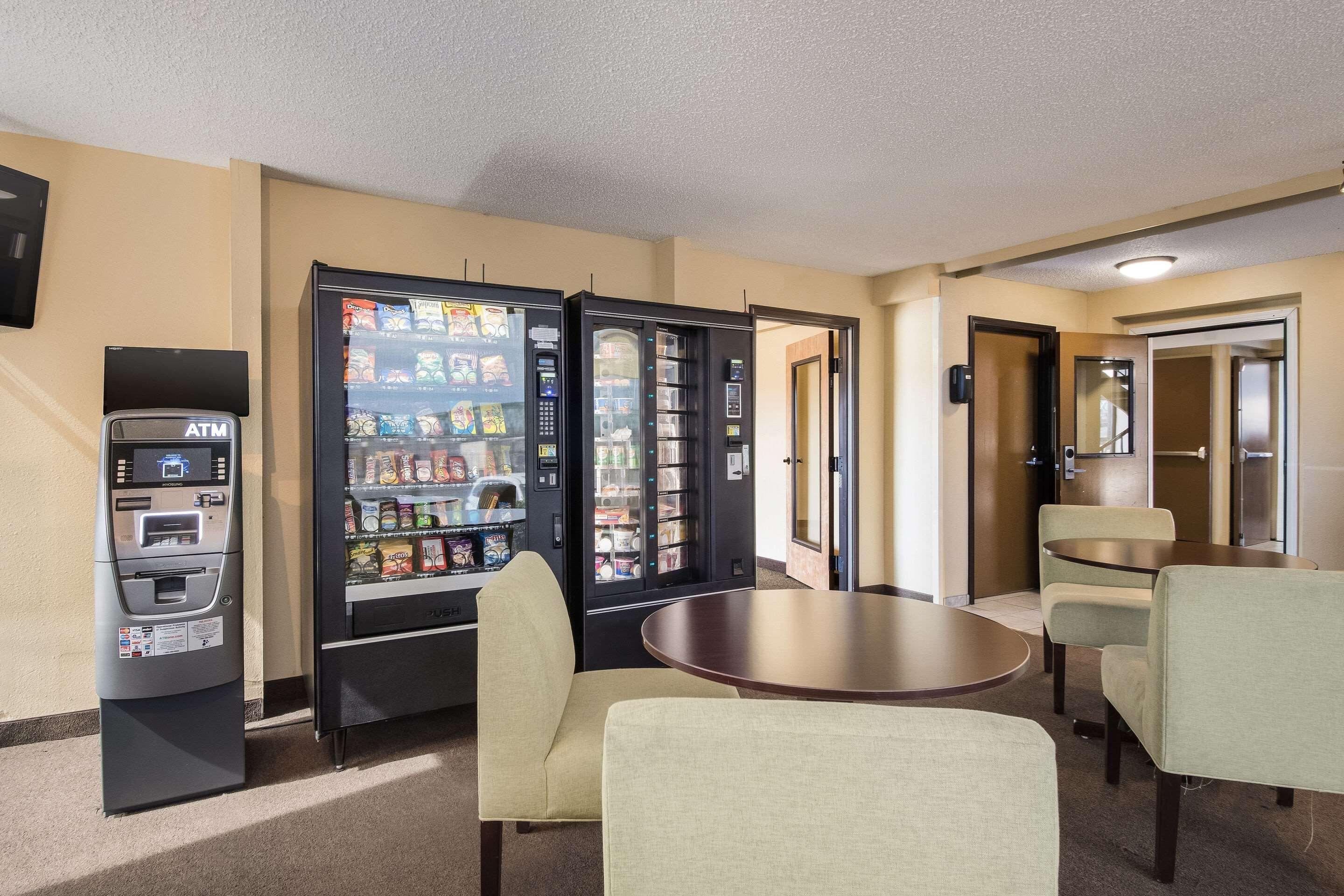 Rodeway Inn & Suites Portland - Jantzen Beach Екстериор снимка