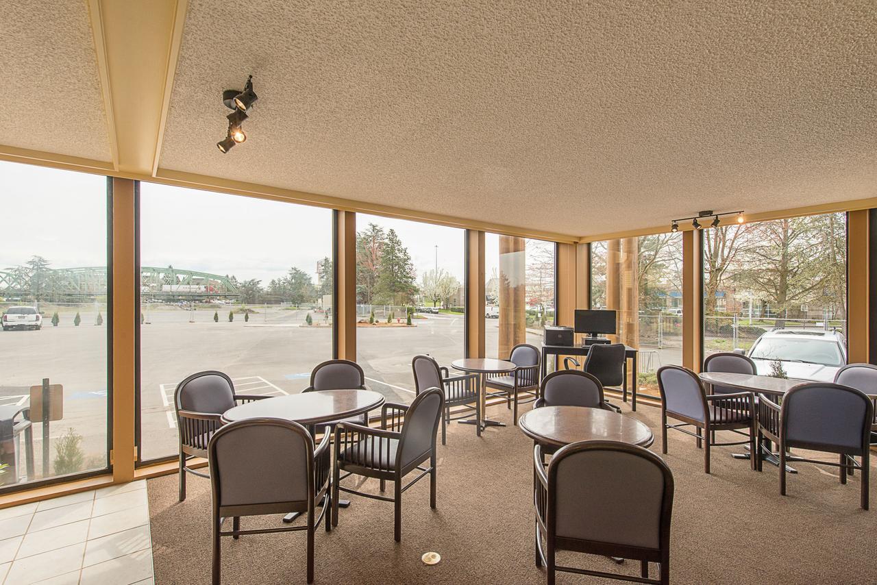 Rodeway Inn & Suites Portland - Jantzen Beach Екстериор снимка