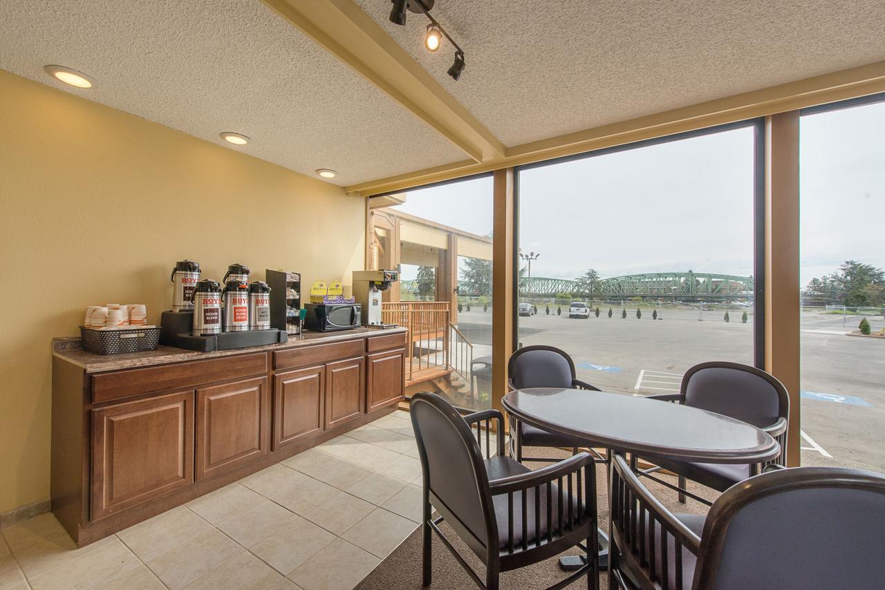 Rodeway Inn & Suites Portland - Jantzen Beach Екстериор снимка